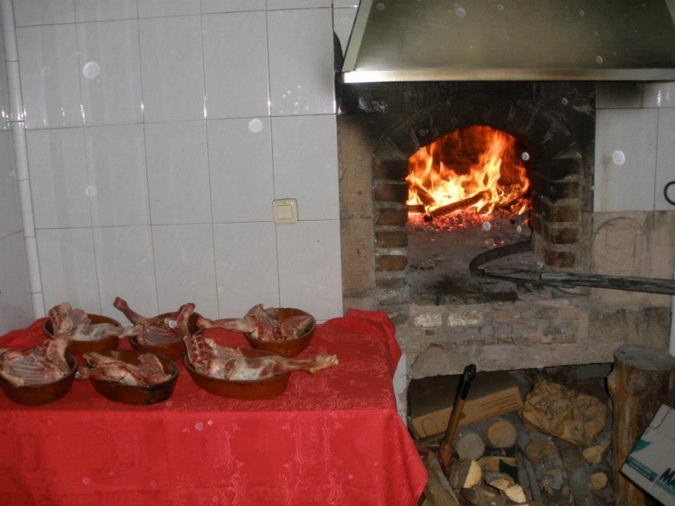 Hostal Restaurante Villa De Sepúlveda Exteriör bild