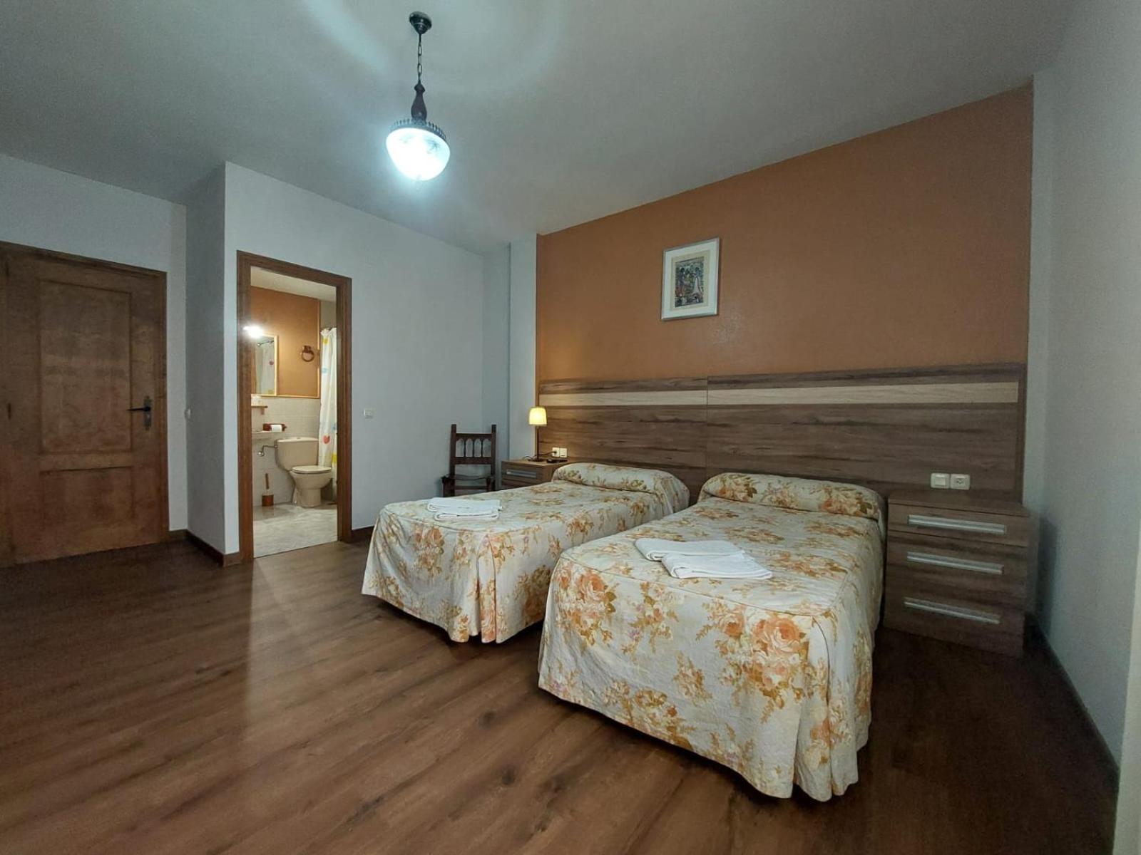 Hostal Restaurante Villa De Sepúlveda Exteriör bild