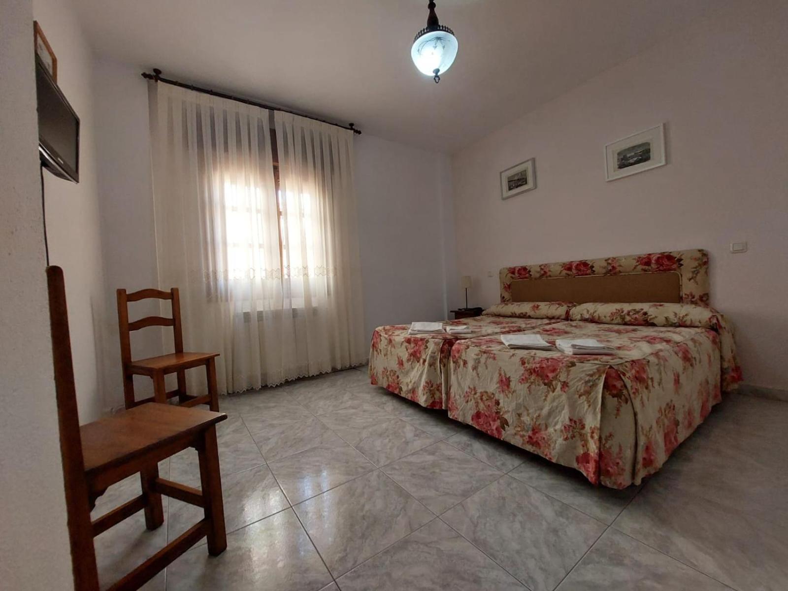 Hostal Restaurante Villa De Sepúlveda Exteriör bild