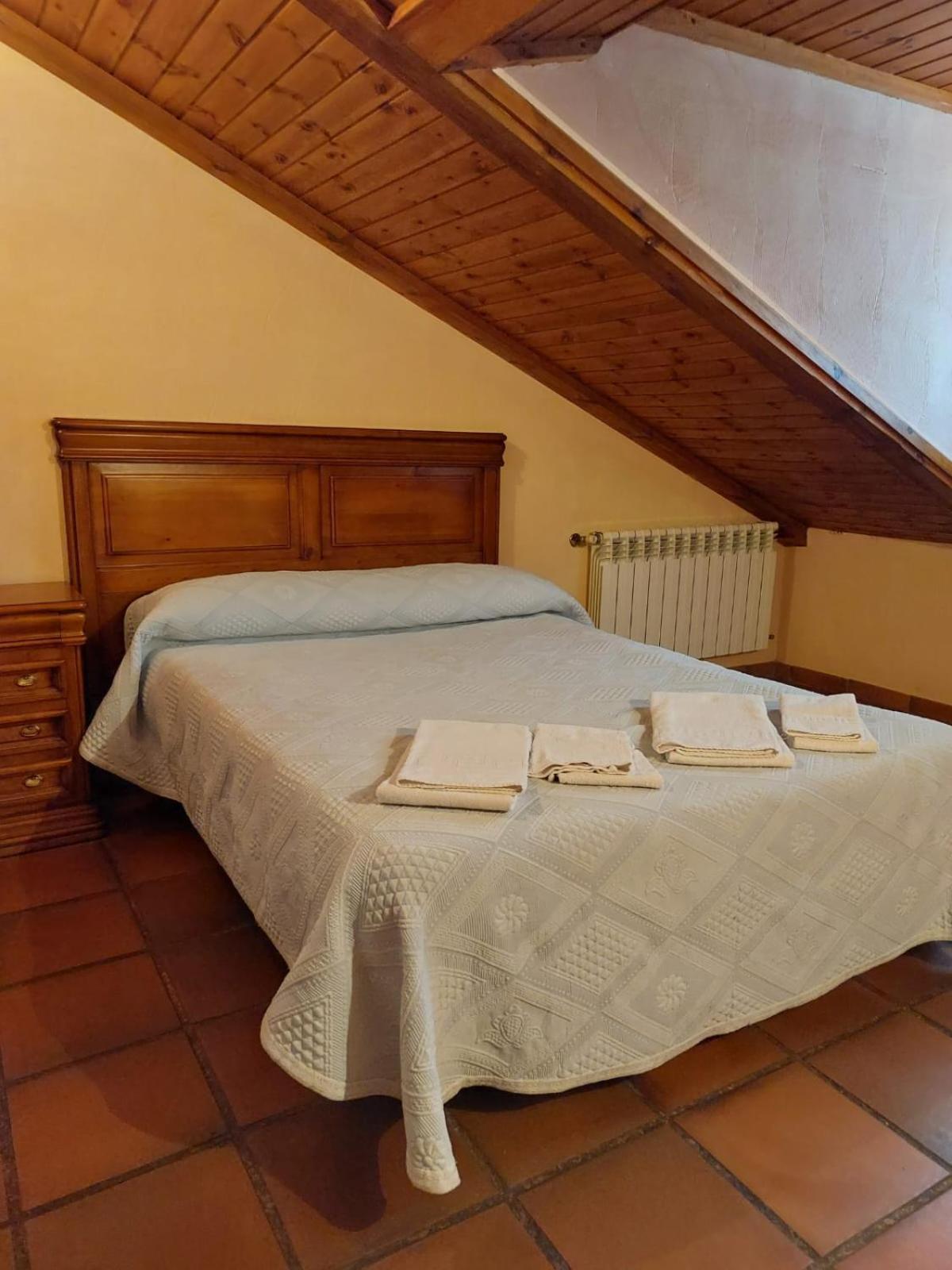 Hostal Restaurante Villa De Sepúlveda Exteriör bild