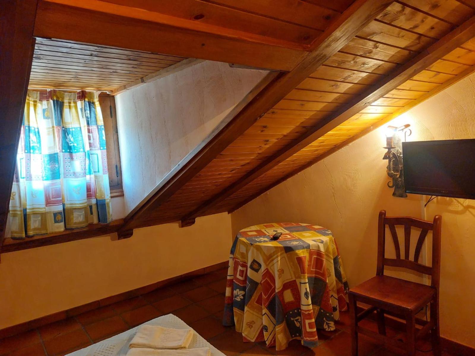 Hostal Restaurante Villa De Sepúlveda Exteriör bild