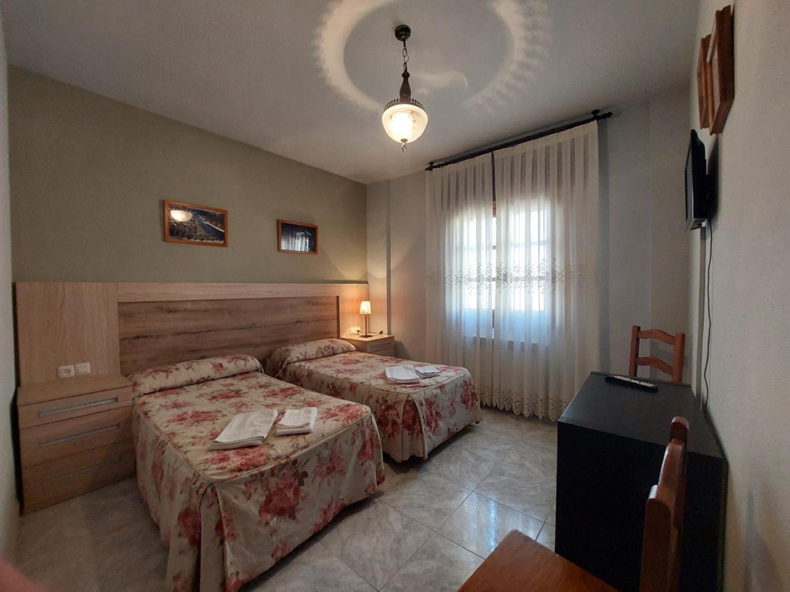 Hostal Restaurante Villa De Sepúlveda Exteriör bild