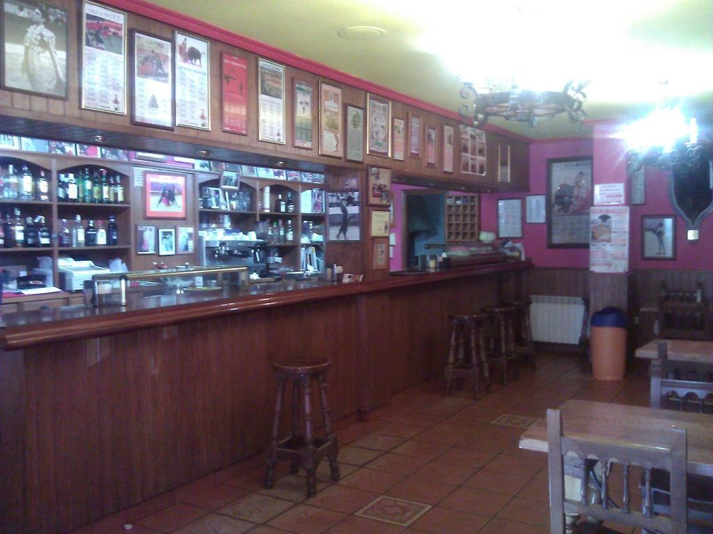 Hostal Restaurante Villa De Sepúlveda Exteriör bild