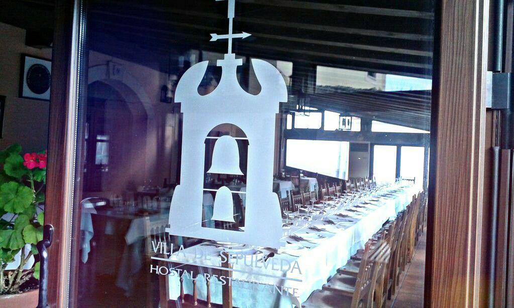 Hostal Restaurante Villa De Sepúlveda Exteriör bild